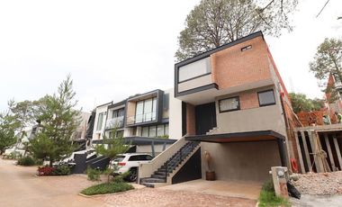 LA CASA DEL ÁRBOL, EN VENTA, ZONA ALTOZANO-MORELIA