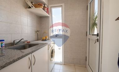 Semipiso de 2 dormitorios en venta en zona Centro