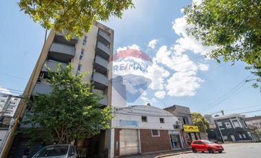Semipiso de 2 dormitorios en venta en zona Centro