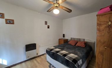 CASA 3 AMBIENTES EN VENTA EN BERAZATEGUI CON PATIO