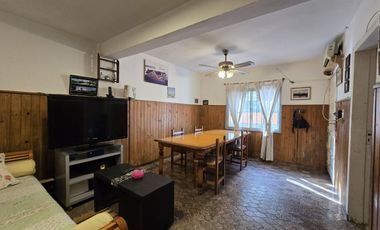 CASA 3 AMBIENTES EN VENTA EN BERAZATEGUI CON PATIO