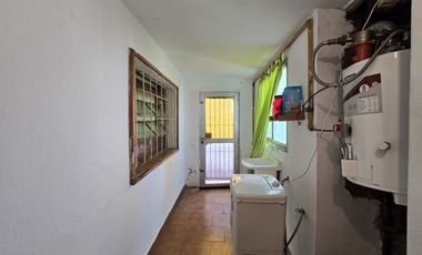 CASA 3 AMBIENTES EN VENTA EN BERAZATEGUI CON PATIO