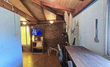 CASA 3 AMBIENTES EN VENTA EN BERAZATEGUI CON PATIO