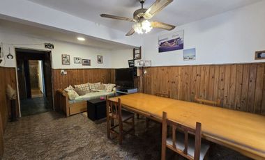CASA 3 AMBIENTES EN VENTA EN BERAZATEGUI CON PATIO