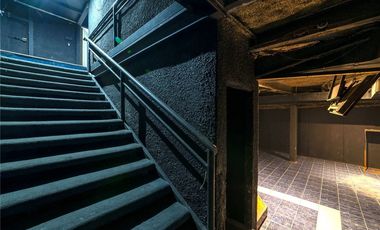 Exclusivo Local de 3 Niveles con Estacionamiento