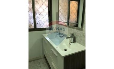 CASA CON PISCINA, QUINCHO Y COCINA RENOVADA