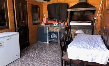 CASA CON PISCINA, QUINCHO Y COCINA RENOVADA