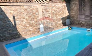 CASA CON PISCINA, QUINCHO Y COCINA RENOVADA