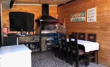 CASA CON PISCINA, QUINCHO Y COCINA RENOVADA