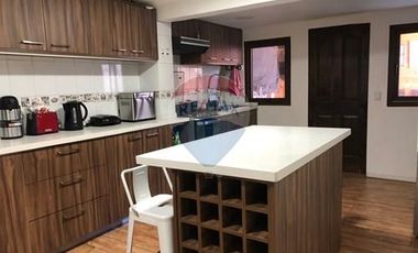 CASA CON PISCINA, QUINCHO Y COCINA RENOVADA