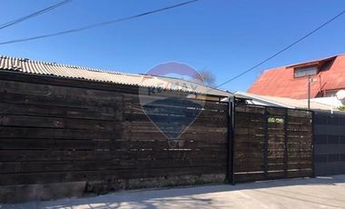 CASA CON PISCINA, QUINCHO Y COCINA RENOVADA
