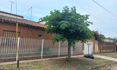 CASA 4 AMBIENTES EN VENTA APTA CREDITO