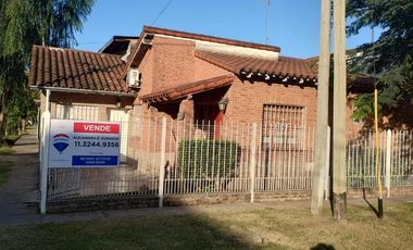 CASA 4 AMBIENTES EN VENTA APTA CREDITO