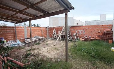 LOCAL CON POSIBILIDAD DE VIVIENDA EN SAN VICENTE