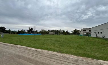 LOTE DE 528 M2 EN VENTA LONGCHAMPS SAINT JOSEPH