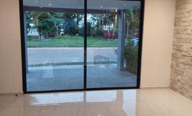 Venta casa 5 recs y 5.5 baños en Residencial RIO, Cancún Quintana Roo