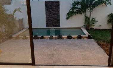 Venta casa 5 recs y 5.5 baños en Residencial RIO, Cancún Quintana Roo
