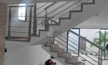 Venta casa 5 recs y 5.5 baños en Residencial RIO, Cancún Quintana Roo