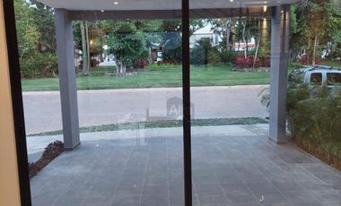 Venta casa 5 recs y 5.5 baños en Residencial RIO, Cancún Quintana Roo
