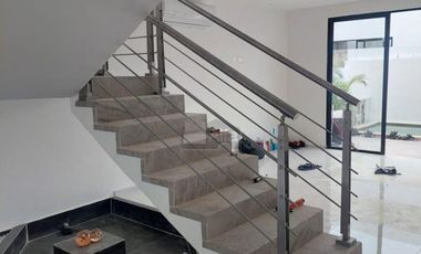 Venta casa 5 recs y 5.5 baños en Residencial RIO, Cancún Quintana Roo