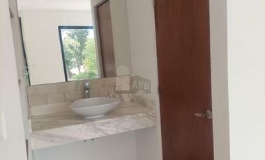Venta casa 5 recs y 5.5 baños en Residencial RIO, Cancún Quintana Roo