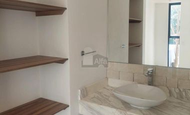 Venta casa 5 recs y 5.5 baños en Residencial RIO, Cancún Quintana Roo