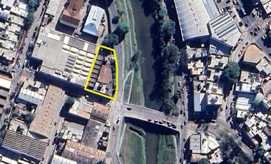 GALPÓN DE 1100 m2 sobre COSTANERA iDEAL DESARROLLO