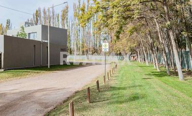 EN VENTA CASA 3 DORM C/ PILETA B° SANTA ANGELA III