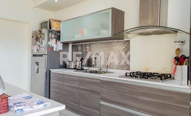 EN VENTA CASA 3 DORM C/ PILETA B° SANTA ANGELA III
