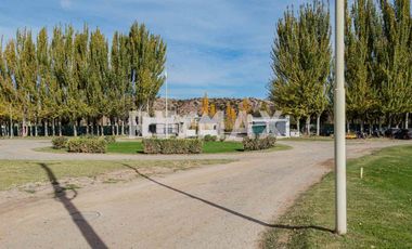 EN VENTA CASA 3 DORM C/ PILETA B° SANTA ANGELA III
