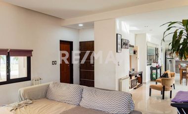 EN VENTA CASA 3 DORM C/ PILETA B° SANTA ANGELA III