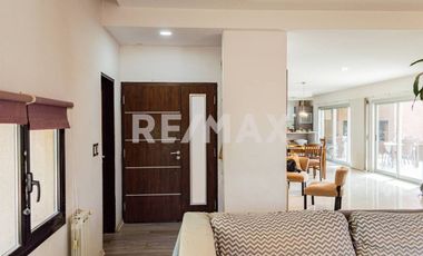 EN VENTA CASA 3 DORM C/ PILETA B° SANTA ANGELA III