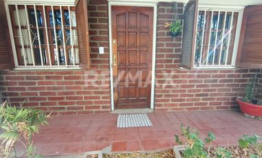VENTA CASA (PH) 2 DORMITORIOS, GOB. DENIS 504, NQN