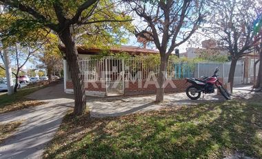VENTA CASA (PH) 2 DORMITORIOS, GOB. DENIS 504, NQN