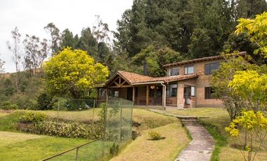 Espectacular casa campestre en arriendo sector El Chocolatero en La Calera