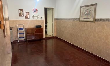 Venta PH Bernal Oeste, 3 ambientes en dos plantas al frente y con cochera ¡¡¡¡ APTO CREDITO !!!!