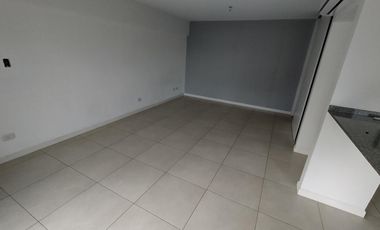 DEPARTAMENTO EN ALQUILER EN MORON SUR - MONOAMBIENTE DIVISIBLE -  EDIFICIO DE CATEGORIA!!