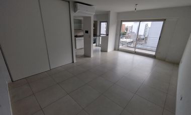 DEPARTAMENTO EN ALQUILER EN MORON SUR - MONOAMBIENTE DIVISIBLE -  EDIFICIO DE CATEGORIA!!