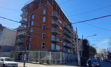 DEPARTAMENTO EN ALQUILER EN MORON SUR - MONOAMBIENTE DIVISIBLE -  EDIFICIO DE CATEGORIA!!
