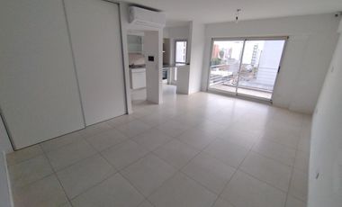 DEPARTAMENTO EN ALQUILER EN MORON SUR - MONOAMBIENTE DIVISIBLE -  EDIFICIO DE CATEGORIA!!