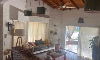 En Venta Divina Casa de 3 Dorm. con pileta en Los Horneros Country Club , Escobar