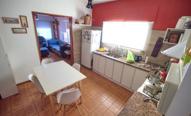 VENTA CASA 3 AMB  PATIO BERAZATEGUI APTA CREDITO