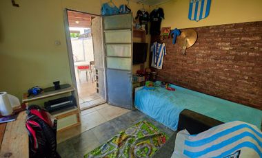 VENTA CASA 3 AMB  PATIO BERAZATEGUI APTA CREDITO