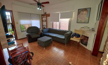VENTA CASA 3 AMB  PATIO BERAZATEGUI APTA CREDITO