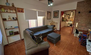 VENTA CASA 3 AMB  PATIO BERAZATEGUI APTA CREDITO