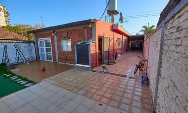 VENTA CASA 3 AMB  PATIO BERAZATEGUI APTA CREDITO