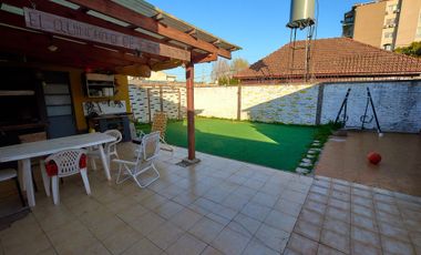 VENTA CASA 3 AMB  PATIO BERAZATEGUI APTA CREDITO