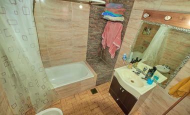 VENTA CASA 3 AMB  PATIO BERAZATEGUI APTA CREDITO