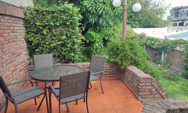 VENTA CASA 5 AMB EN QUILMES CON QUINCHO