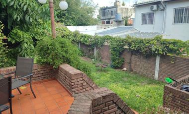 VENTA CASA 5 AMB EN QUILMES CON QUINCHO